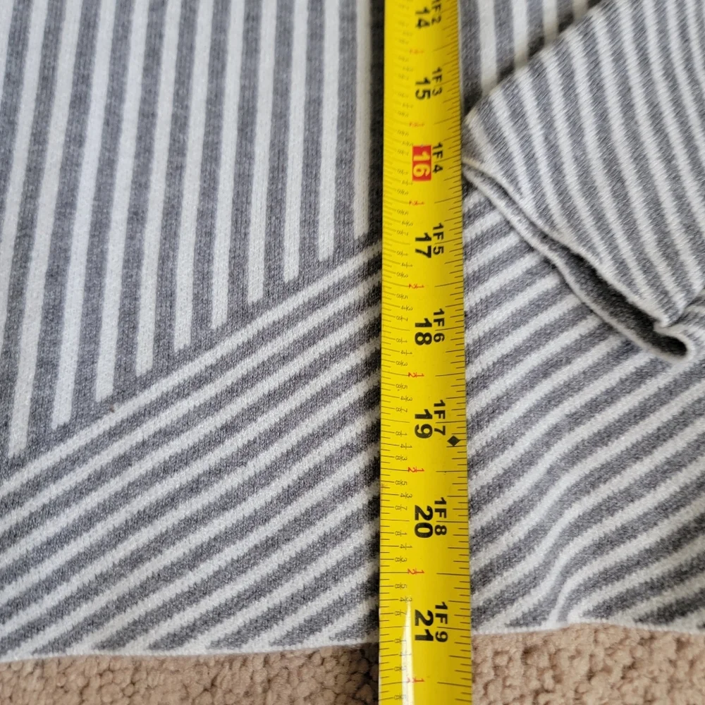 2/$20 Cynthia Rowley Striped Mick Neck Sweater S - Picture 8 of 13